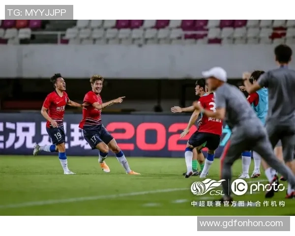 重庆羽毛球队转型之路：从传统强队到现代竞技的全面解析