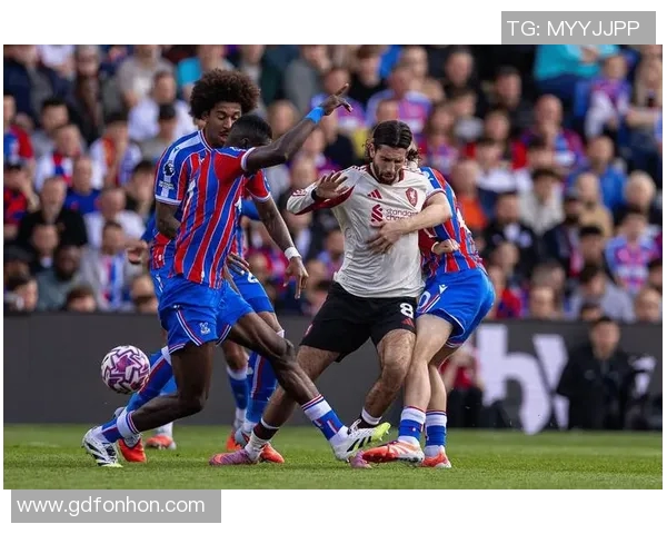 马卡萨与卡腾普特拉的激烈对决揭示足球战术与团队协作的精彩瞬间